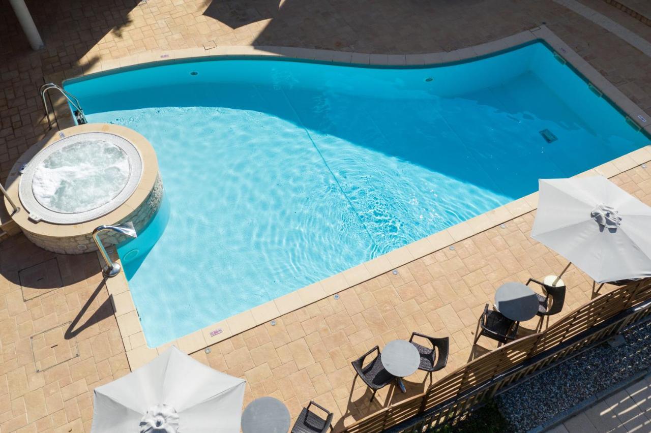Logis Hotel Parenthese, Restaurant & Spa Chille Bagian luar foto