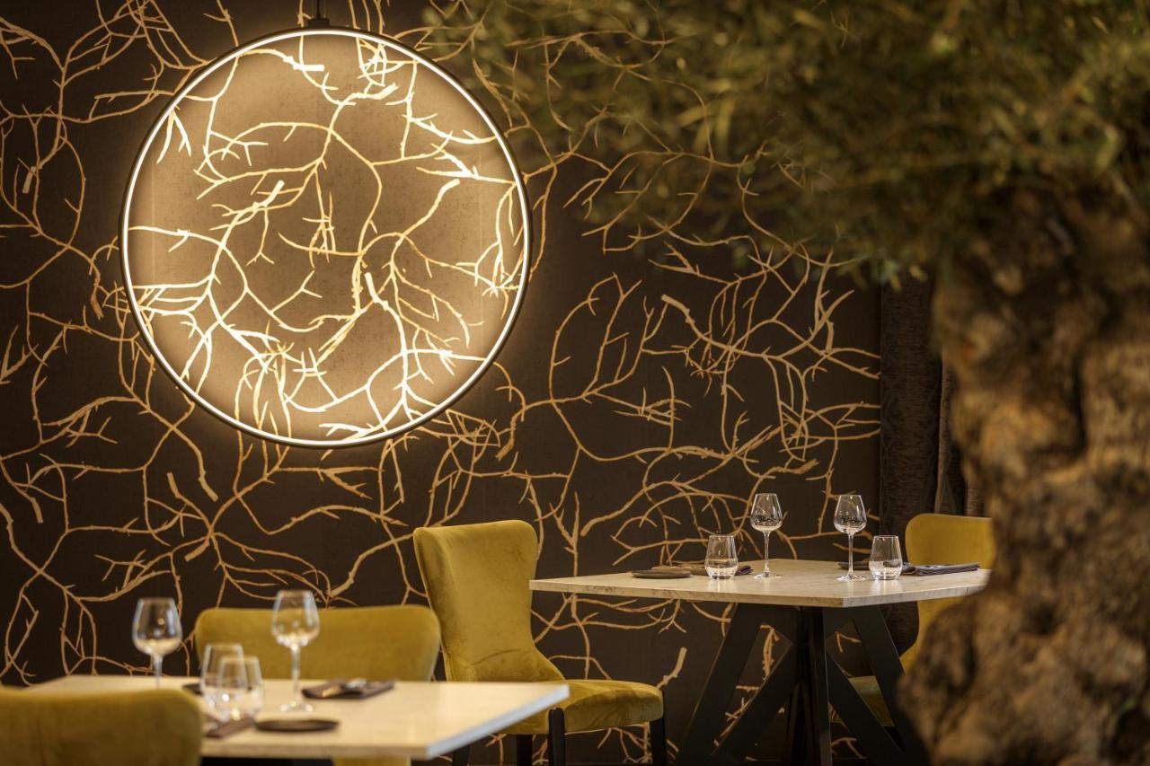 Logis Hotel Parenthese, Restaurant & Spa Chille Bagian luar foto