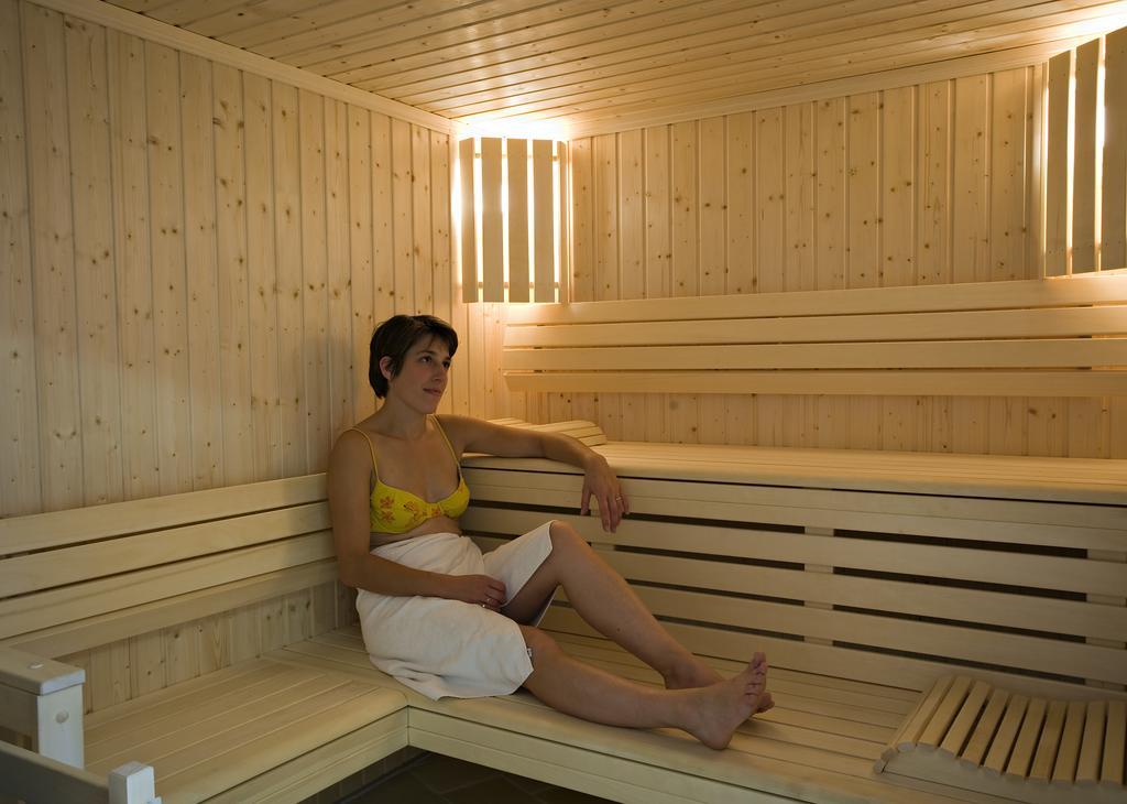 Logis Hotel Parenthese, Restaurant & Spa Chille Bagian luar foto